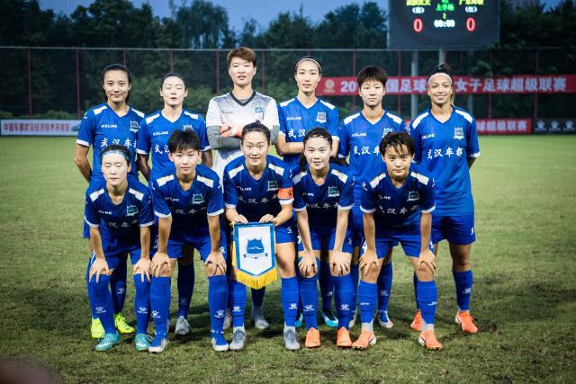 张帆17分费尔德23分北控险胜上海 闫鹏飞23+10