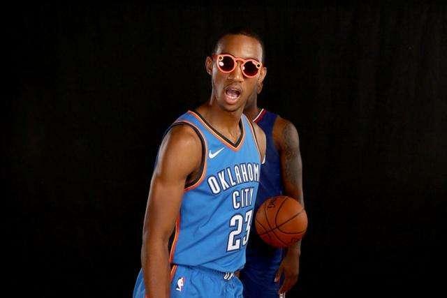 欧冠-莱万梅开二度奥尔莫破门 巴萨3-0布雷斯特